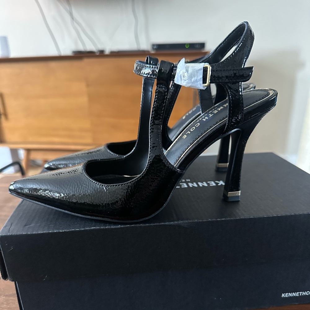 Kenneth Cole pumps